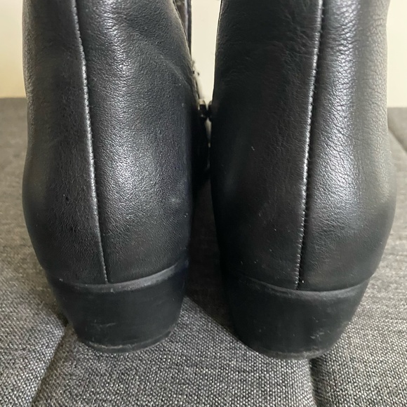 Seychelles Black Leather Cutout Stud Detail Casual Work Ankle Boot-Sz-10 - Picture 9 of 16